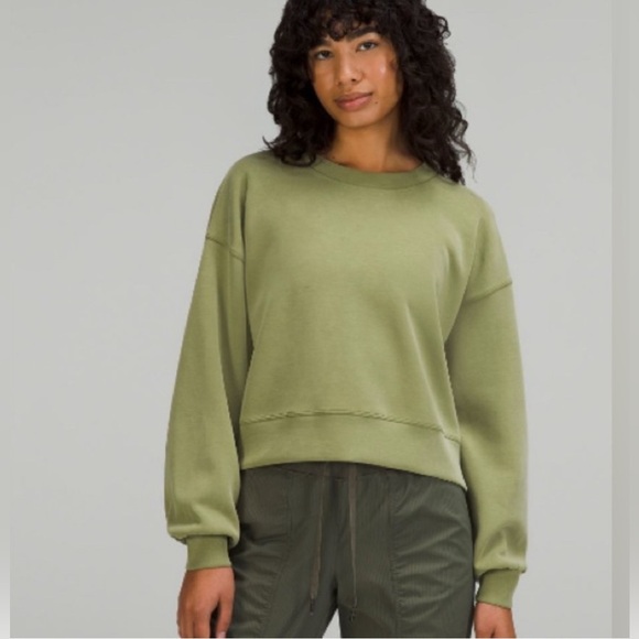 EUC Lululemon Perfectly Oversized Green Softstreme Cropped Crewneck - Picture 1 of 9